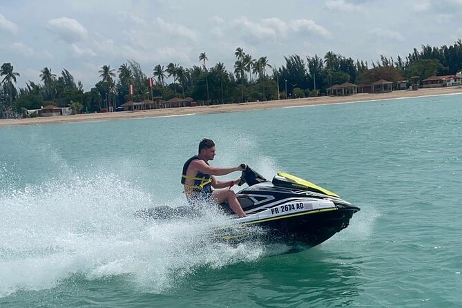 30 Minute Jet Ski Ride along Isla Verde Beach - Who will get the most from this ride