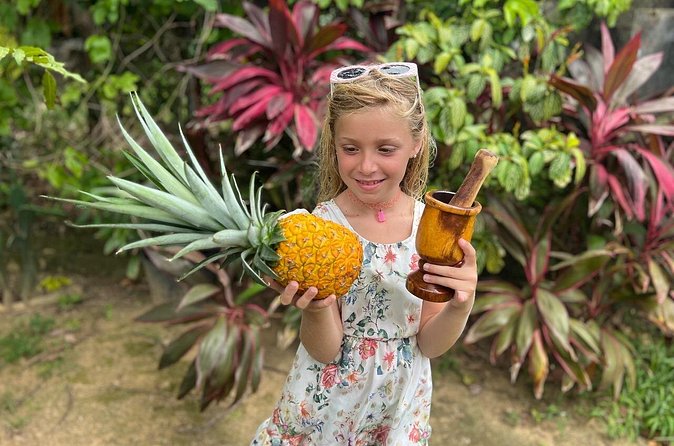 Caribbean Food Experience - Mixing a fresh piña colada