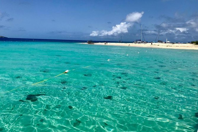 Day Sail without transportation - Reaching the uninhabited shore of Cayo Icacos