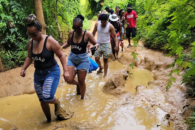 El Yunque Rainforest - Waterslide, Cliff jump, and Rope swing! - The lunch stop adds a local finish