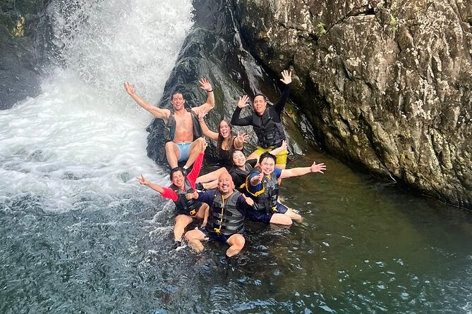 El Yunque Tour with Luquillo Lunch Stop and Transport: 6 ppl Max - Why Rio La Tinajas feels different from a standard El Yunque visit