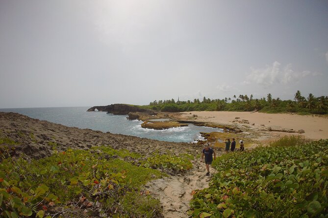 Explore Cueva del Indio + La Poza del Obispo Beach - Who will get the most from this experience