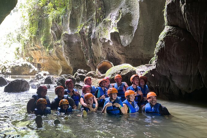 Explore Cuevas Charco Azul, Arenas and Playa de Aguas Cristalinas - The guide makes a practical difference
