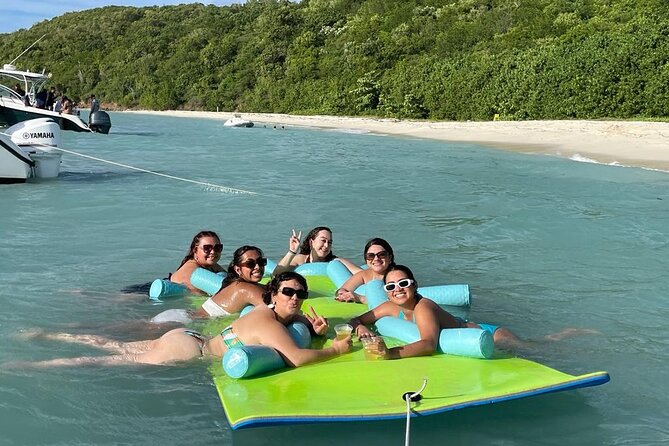 Full Charter All Inclusive for Icacos and Palomino - What the private boat changes
