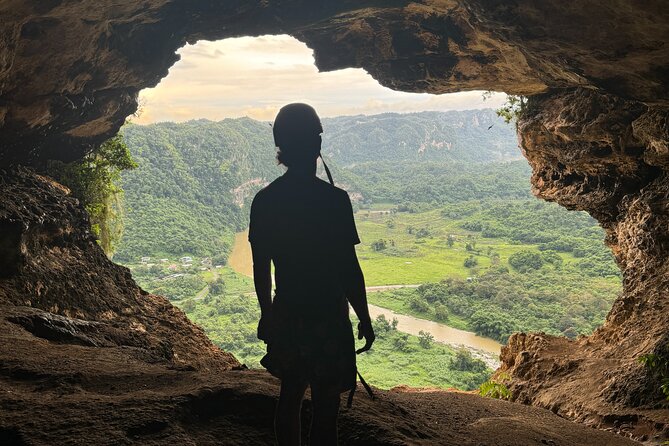 Full-Day Cueva Ventana, Indian Cave and Waterfall Adventure - Guides, group size, and the social side