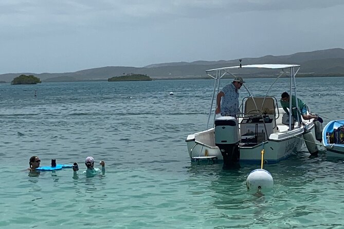 Full-Day Private Cruise in Cayo Caracoles - A private boat for six people