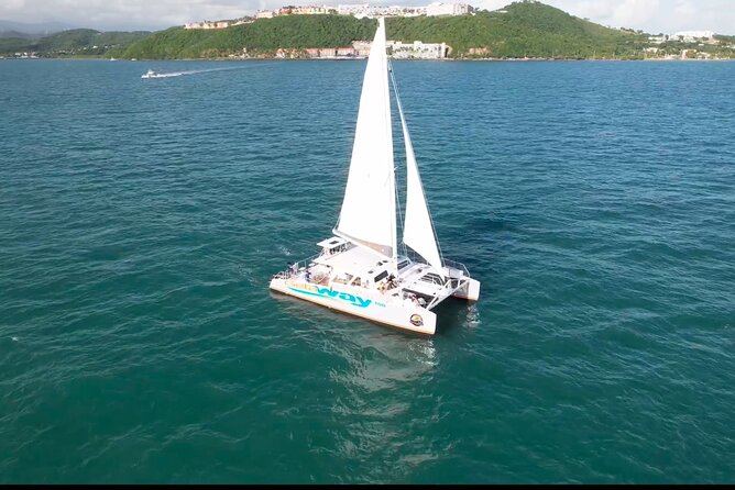 Icacos: Luxury Sailing Catamaran All Inclusive Beach and Snorkel - The first water stop: snorkeling for beginners