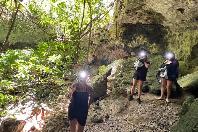 Indian Cave & Water Spring Adventure - A cave and a quiet water spring near Manatí