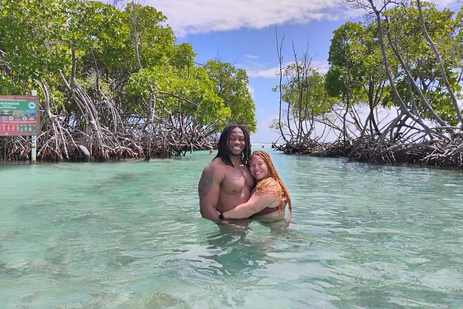 La Parguera Boat Charter with Captain: Kayak & Snorkel - Cayo Caracoles and the appeal of clear water