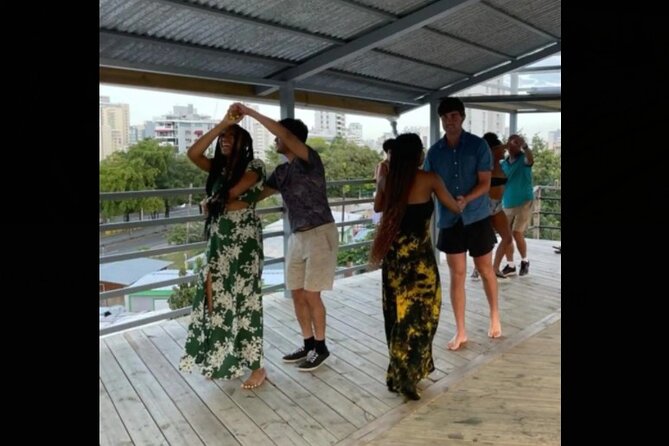 Learn Salsa in San Juan - Vivid beginner lesson - A rooftop start at 1050 C. Mariana