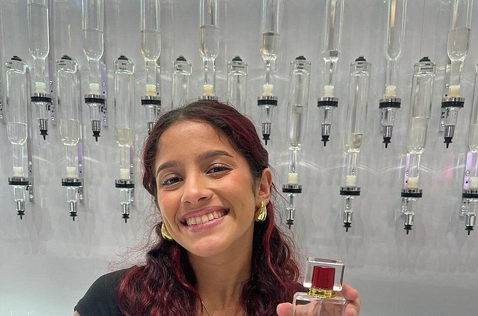 Make Your Own Perfume Guided Workshop | Old San Juan - Naming the bottle and choosing the finishing details