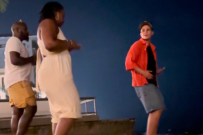 Moonlight Beginner Salsa Class in San Juan - From the lesson to San Juan nightlife