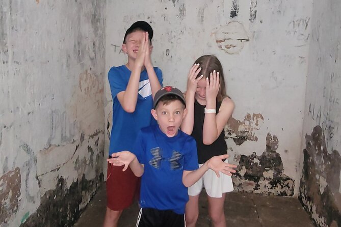 Old San Juan Family Fun Tour: Science/History/ Yummy treats - Walking the ancient wall toward Parque de las Palomas