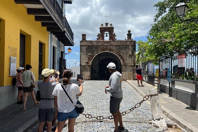 Old San Juan Historical Walk, Shopping, and Dining w/ Transport - Calle Fortaleza shopping and your own lunch
