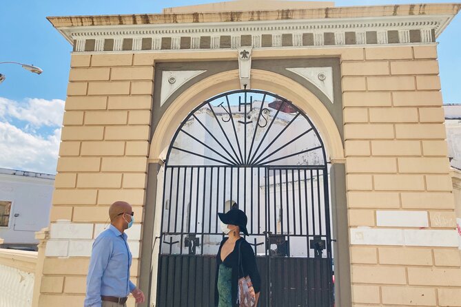 Old San Juan Immersive Walk: History and Culture - Plaza de Armas, the City’s Main Square