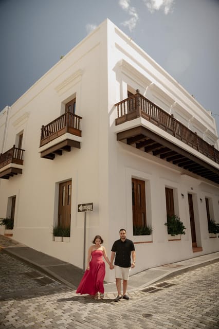 Old San Juan: Photoshoot Walking Tour - Colorful houses and the final walk to Fortaleza Street