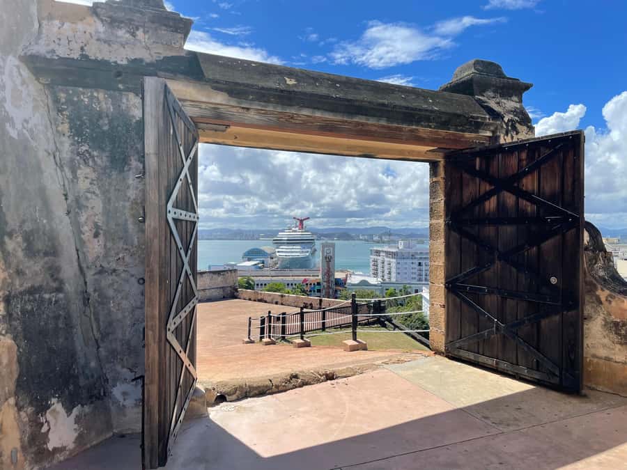 Old San Juan: San Cristobal Castle and Old Town Walking Tour - Walking from the fortress into Old San Juan