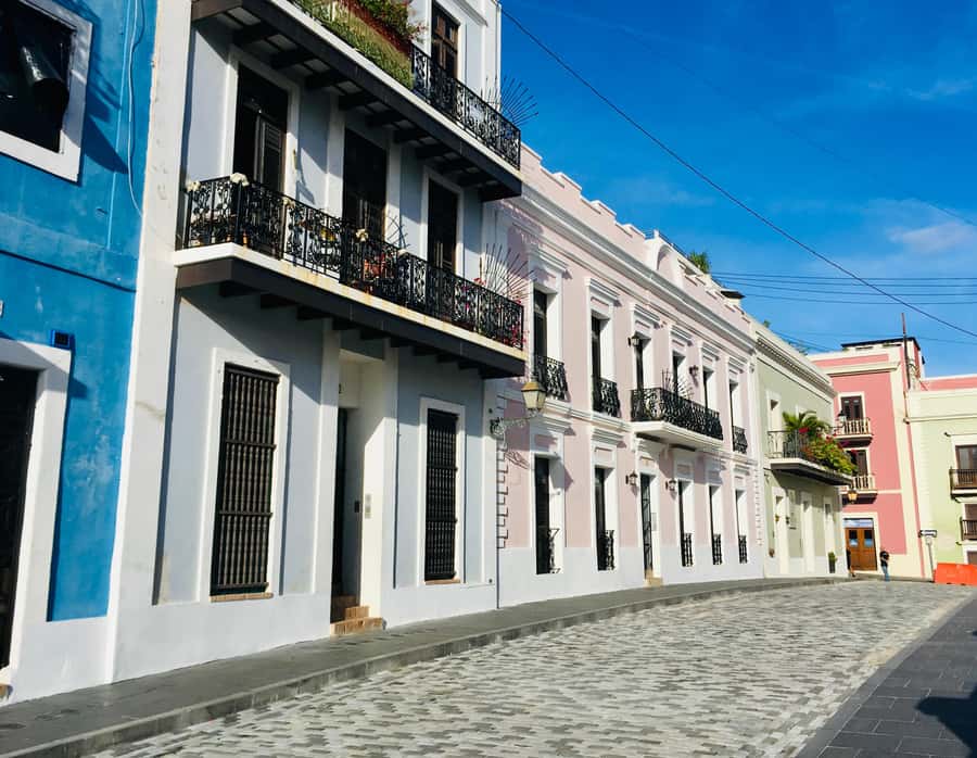 Old San Juan: San Cristobal Castle and Old Town Walking Tour - Heat, hills, and accessibility