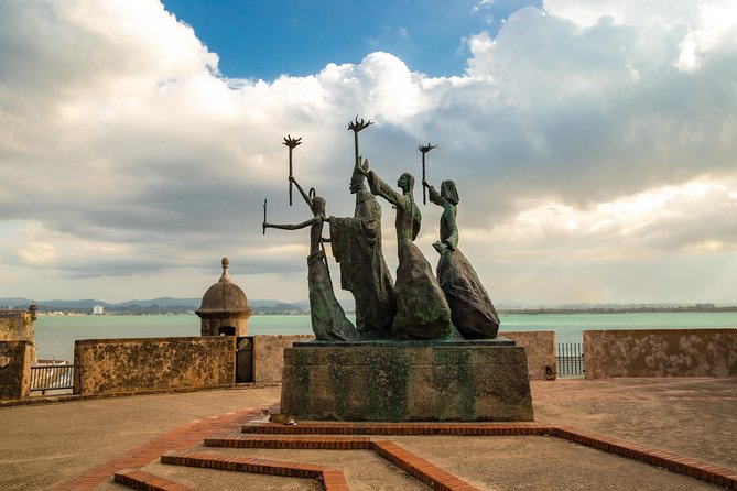 Old San Juan Walking Tour with Fort: 8+ people group - Lunch and shopping without the rush