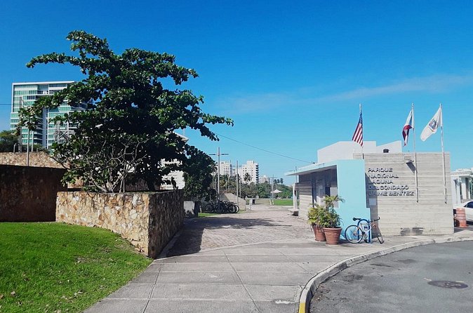 Outdoor Salsa Class Experience in San Juan - Meeting your instructor and dancing without a partner