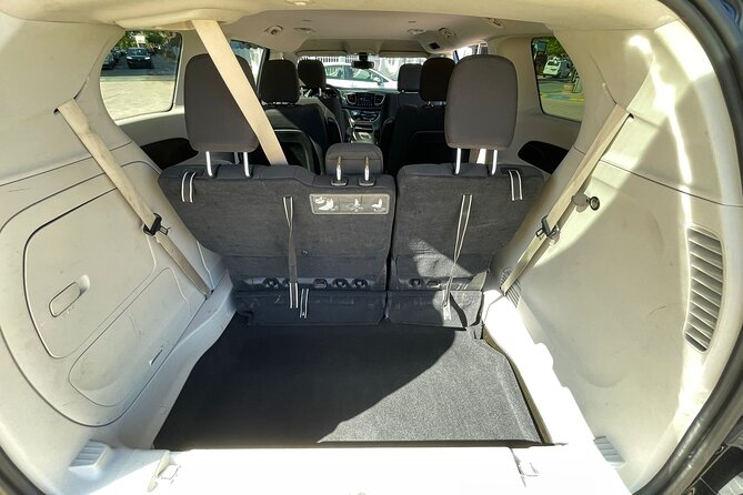Puerto Rico Island Wide Transfer, Chrysler Minivan, Select Zone - The ride itself: direct, quiet, and sometimes informative