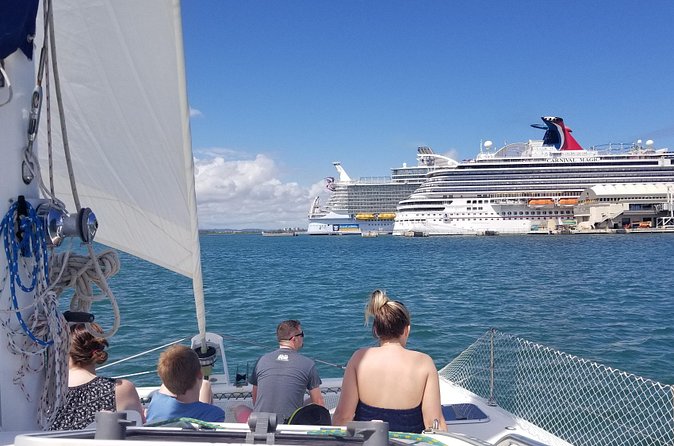 San Juan Bay Day Sail with Drinks Included - Why the crew makes a difference