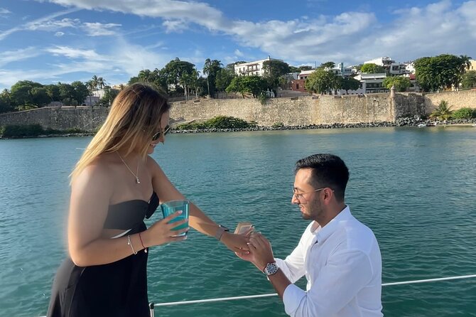 San Juan Bay Private Tour with Drinks and Tapas: 4+ people - Sangria, tapas, and music on board