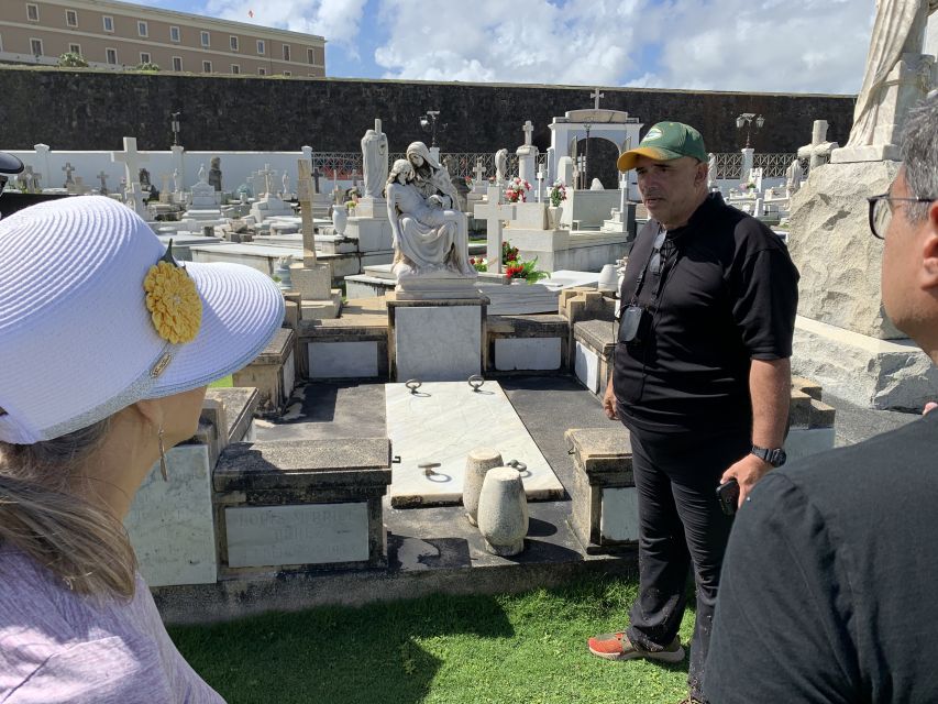 San Juan: Ghosts and Spooky History Walking Tour - Santa María Magdalena de Pazzi Cemetery by the sea