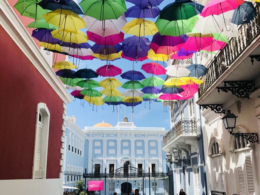 San Juan: Old Town Sunset Walking Tour - Plaza de la Barandilla and Plaza de Armas