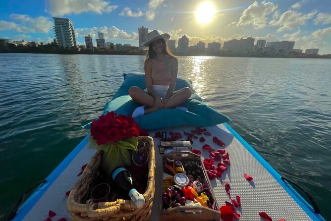 San Juan — Private Floating Picnic Experience in Condado Lagoon - Privacy, photos, and the mood of the outing