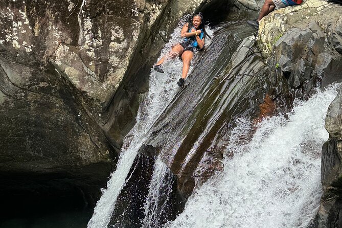 The Best El Yunque Adventure - Transport Included - Walking into the east side of El Yunque