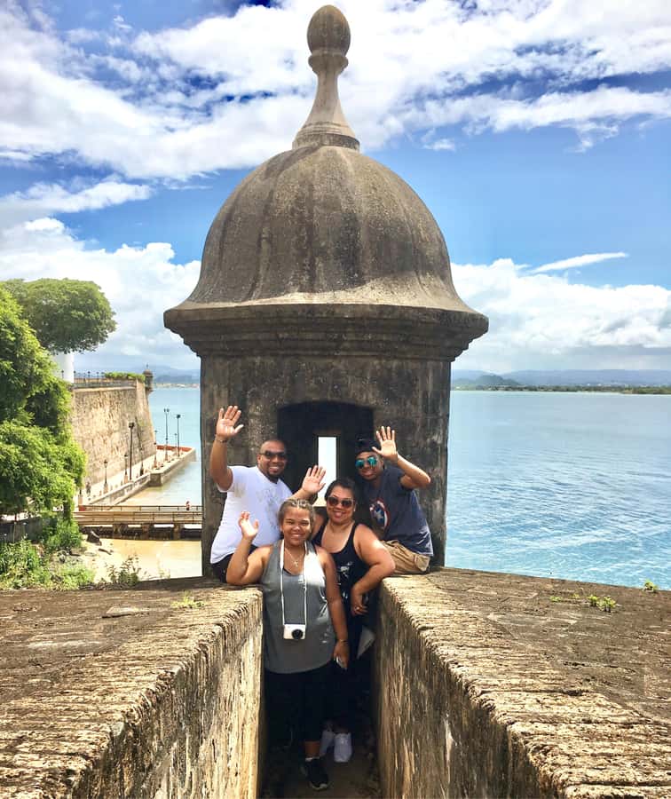 Tour de Viejo San Juan en Español - Cobblestone streets, colorful buildings, and city design