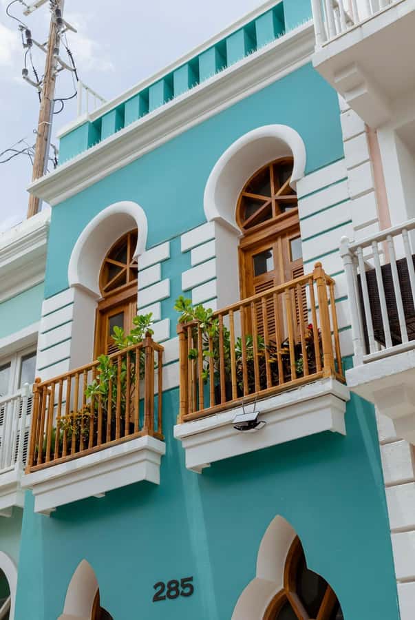 Tour de Viejo San Juan en Español - Churches, monuments, castles, and the city’s defenses