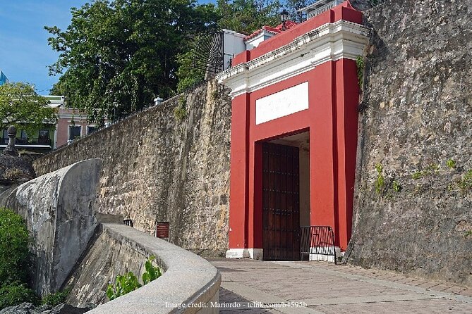 Welcome to San Juan's Old Town: Private Half-Day Walking Tour - Taking in the views at Parque de las Palomas