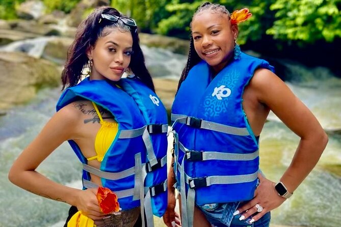 Yunque Rainforest Waterslides Plus Beach Tour - Transport, group size, and the day’s rhythm