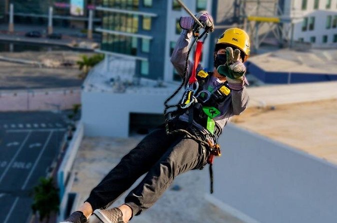 Zipline Sky Bull in Urban Environment in Toroverde urban park San Juan - The three cable courses, from 150 to 400 feet